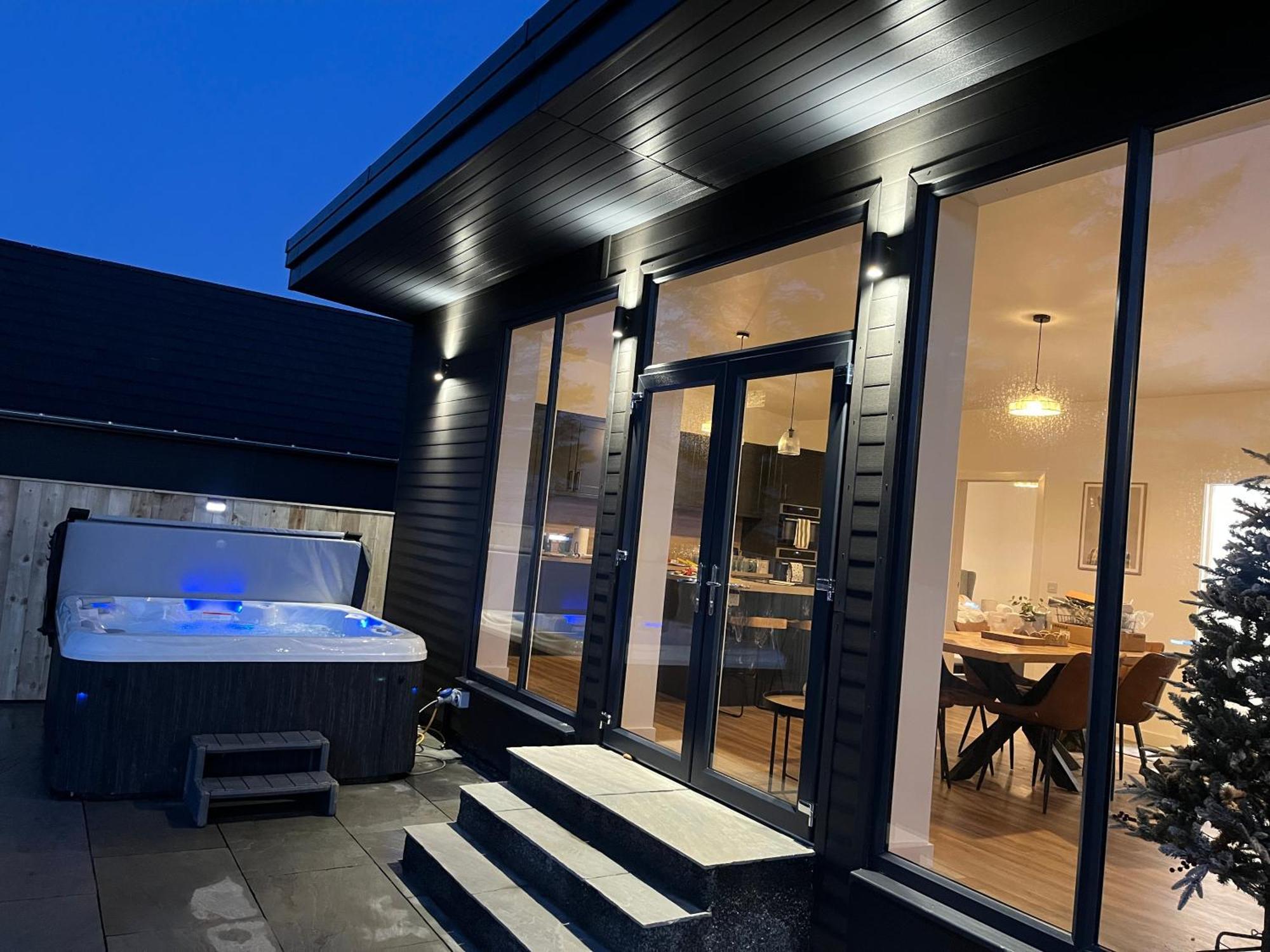 Thrumster - 3 Luxurious Self Catering On The Nc500, 2 With Hot Tubs Villa